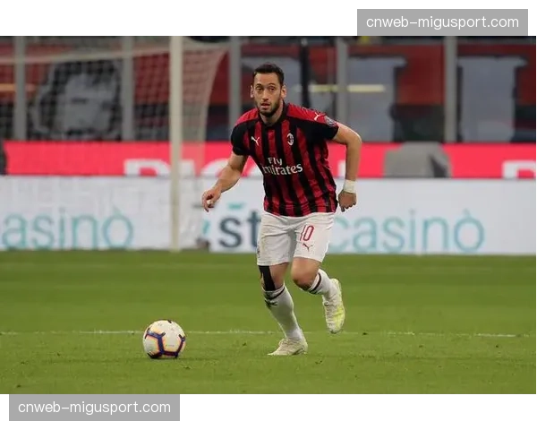 恰尔汗奥卢与邓弗里斯恢复训练，但状态未达比赛要求